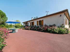 Beautiful Villa with Private Garden in Pineuilh Aquitaine